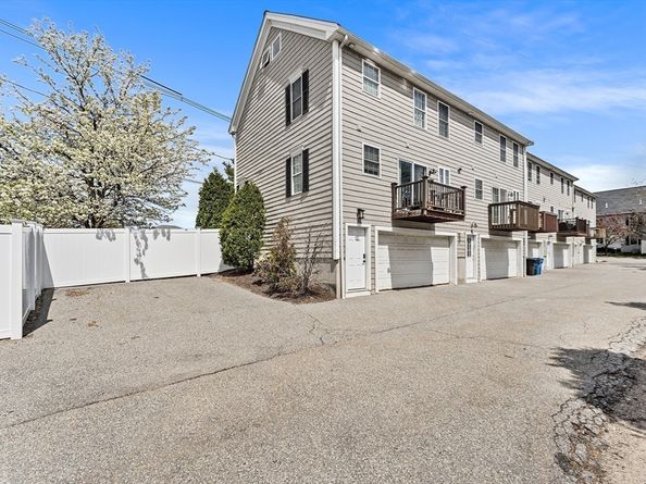 30 Russell St 5, Waltham MA 02453