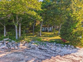 16 Spinnaker Ln, Marion MA 02738