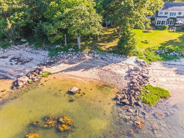 16 Spinnaker Ln, Marion MA 02738