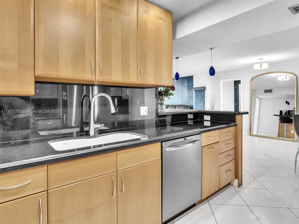 1500 S Ocean Dr 3E, Hollywood FL 33019