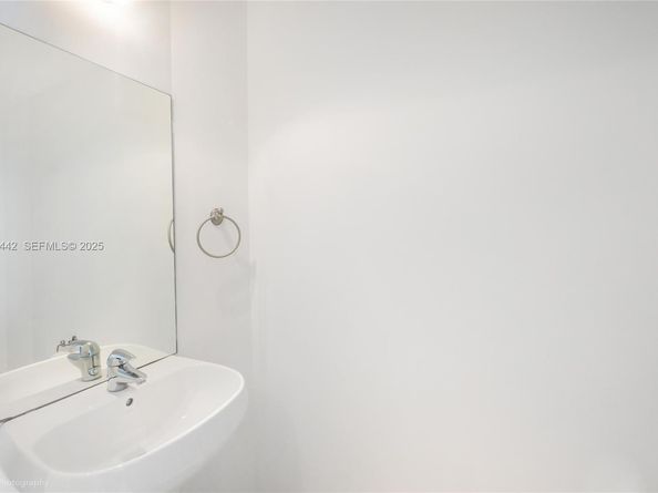 1900 N Bayshore Dr 2615, Miami FL 33132