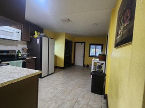 2331 NW 59th St, Miami FL 33142