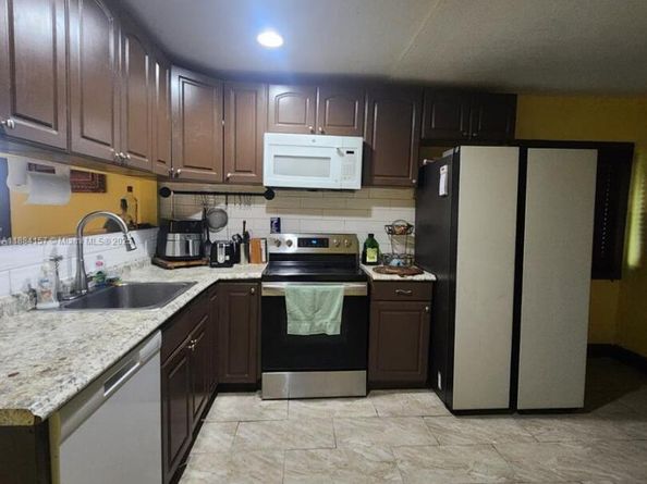 2331 NW 59th St, Miami FL 33142