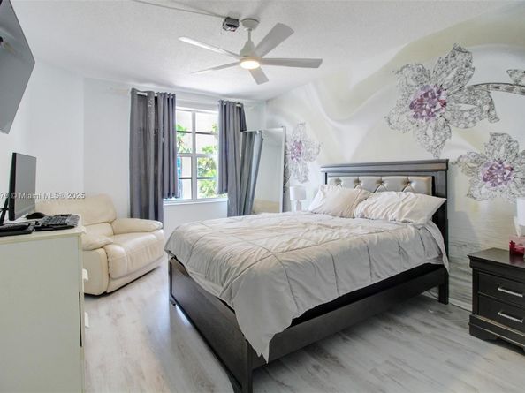 1965 S Ocean Dr MQ, Hallandale Beach FL 33009