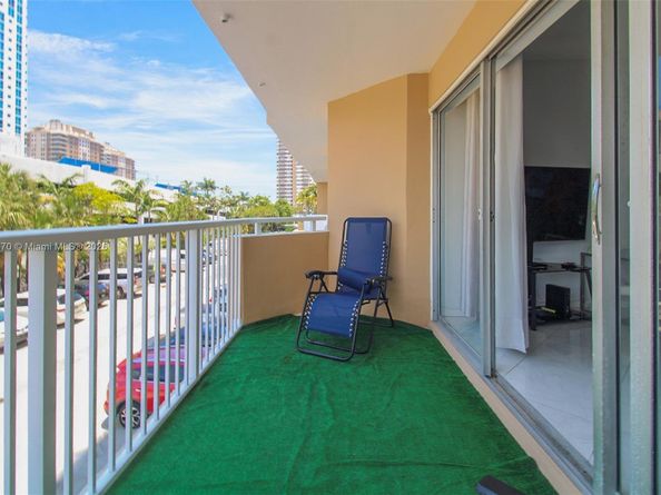 1965 S Ocean Dr MQ, Hallandale Beach FL 33009