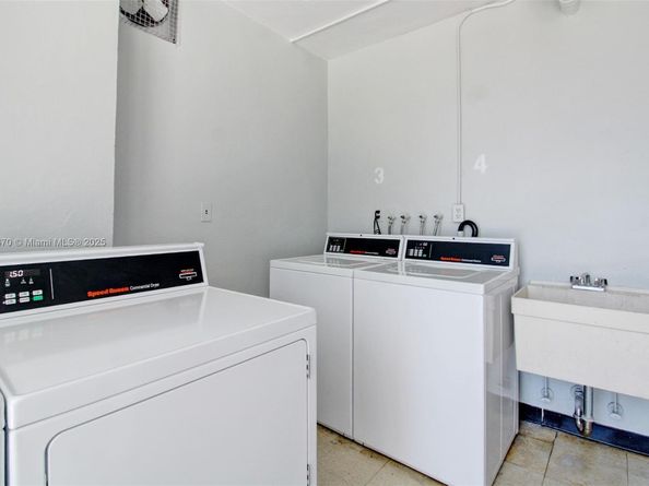 1965 S Ocean Dr MQ, Hallandale Beach FL 33009