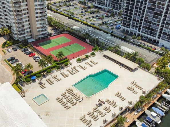 1965 S Ocean Dr MQ, Hallandale Beach FL 33009