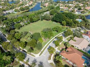 782 Lake Blvd, Weston FL 33326