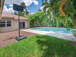 782 Lake Blvd, Weston FL 33326
