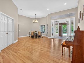 782 Lake Blvd, Weston FL 33326