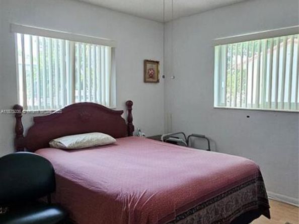 5704 SW 37th St, West Park FL 33023