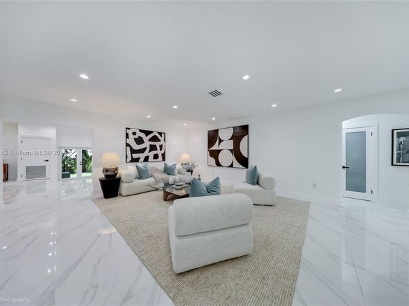 871 NE 81st St, Miami FL 33138