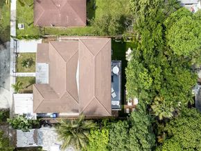 871 NE 81st St, Miami FL 33138