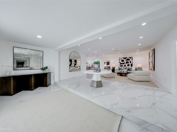 871 NE 81st St, Miami FL 33138