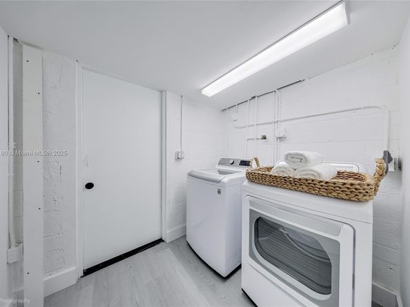 871 NE 81st St, Miami FL 33138