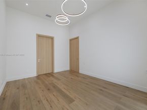 635 SW 9th St, Hallandale Beach FL 33009