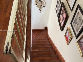 4211 W 10th Ln, Hialeah FL 33012