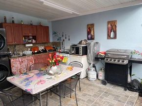 4211 W 10th Ln, Hialeah FL 33012