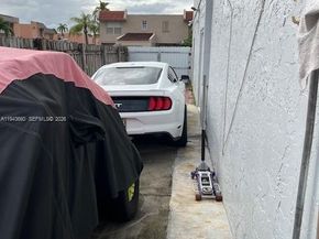 4211 W 10th Ln, Hialeah FL 33012