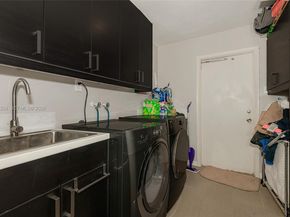 3900 N 43rd Ave, Hollywood FL 33021