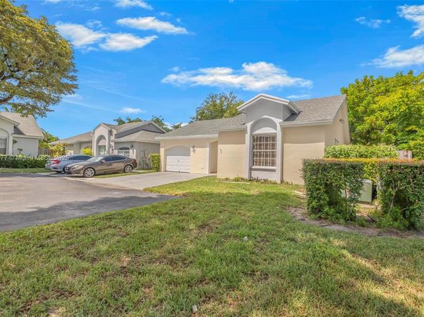 10016 NW 51st Ter, Doral FL 33178