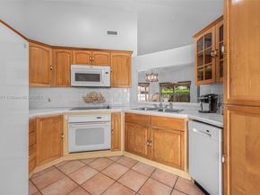 10016 NW 51st Ter, Doral FL 33178