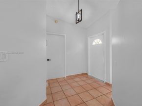 10016 NW 51st Ter, Doral FL 33178