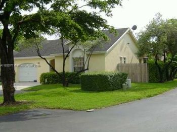 10016 NW 51st Ter