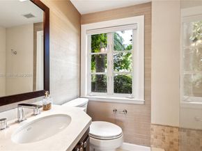 5711 N Bay Rd, Miami Beach FL 33140