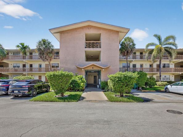 1355 NE 167th St 214, Miami FL 33162