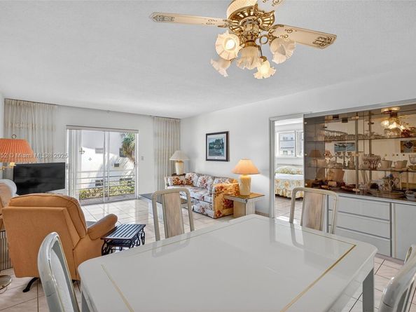 1355 NE 167th St 214, Miami FL 33162