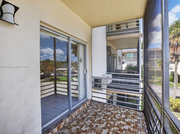 1355 NE 167th St 214, Miami FL 33162