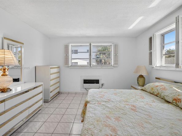 1355 NE 167th St 214, Miami FL 33162