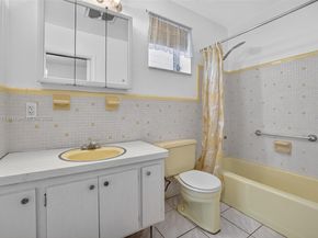 1355 NE 167th St 214, Miami FL 33162