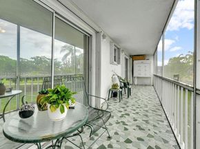 4800 Hillcrest Ln 210, Hollywood FL 33021