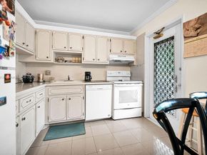 4800 Hillcrest Ln 210, Hollywood FL 33021