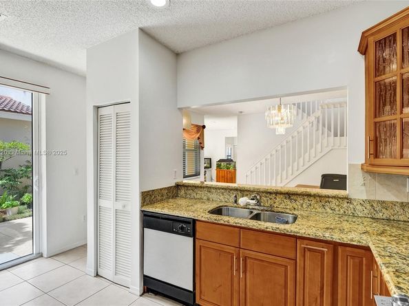 3910 Fern Forest Rd, Cooper City FL 33026