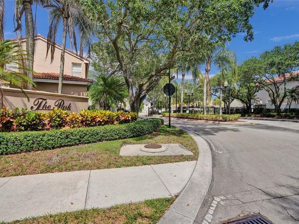 3910 Fern Forest Rd, Cooper City FL 33026