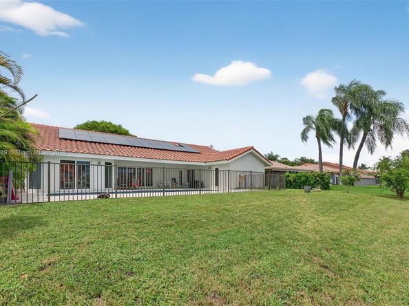 383 NW 113th Ave, Coral Springs FL 33071