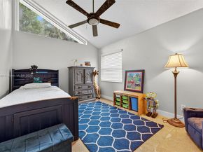 383 NW 113th Ave, Coral Springs FL 33071