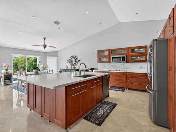 383 NW 113th Ave, Coral Springs FL 33071