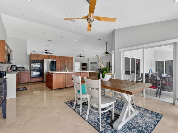 383 NW 113th Ave, Coral Springs FL 33071