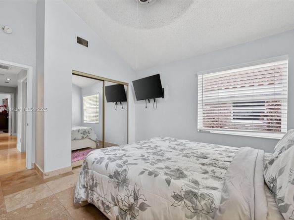383 NW 113th Ave, Coral Springs FL 33071