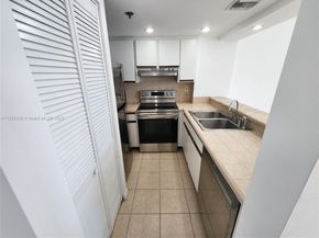 540 Brickell Key Dr 1603, Miami FL 33131