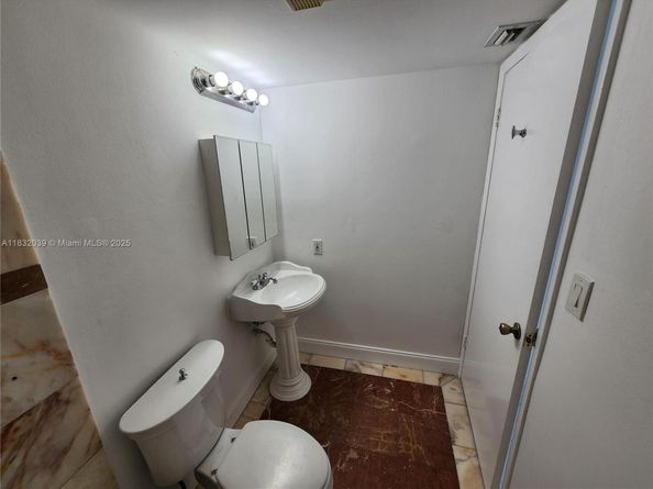 540 Brickell Key Dr 1603, Miami FL 33131
