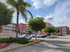 8425 NW 8th St 306, Miami FL 33126