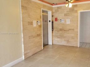 8425 NW 8th St 306, Miami FL 33126
