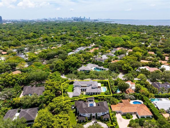6400 San Vicente St, Coral Gables FL 33146