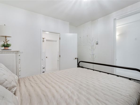 6222 Paradise Point Drive 6222, Palmetto Bay FL 33157