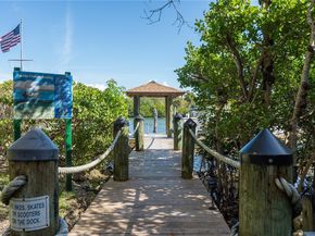 6222 Paradise Point Drive 6222, Palmetto Bay FL 33157